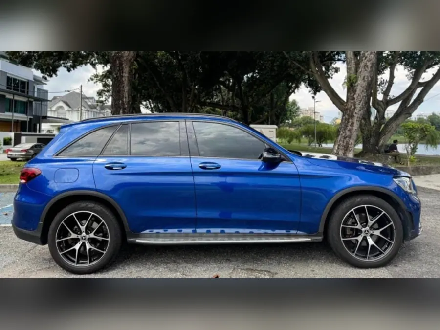 Mercedes-Benz GLC · Blue