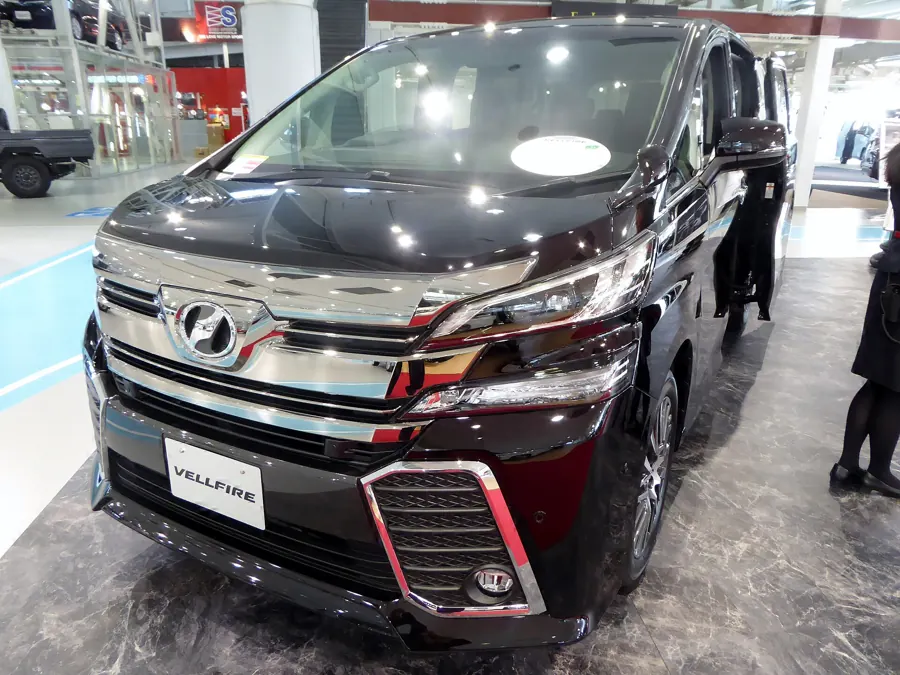 Toyota Vellfire Golden Eye